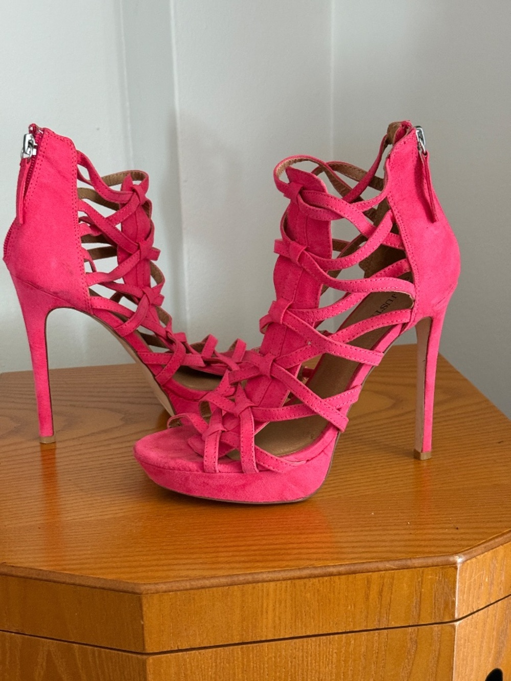 Women’s Shoes Size 7 - Picture 12 of 16